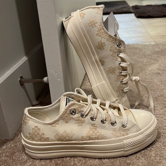 chuck taylor all star lift platform tonal embroidery